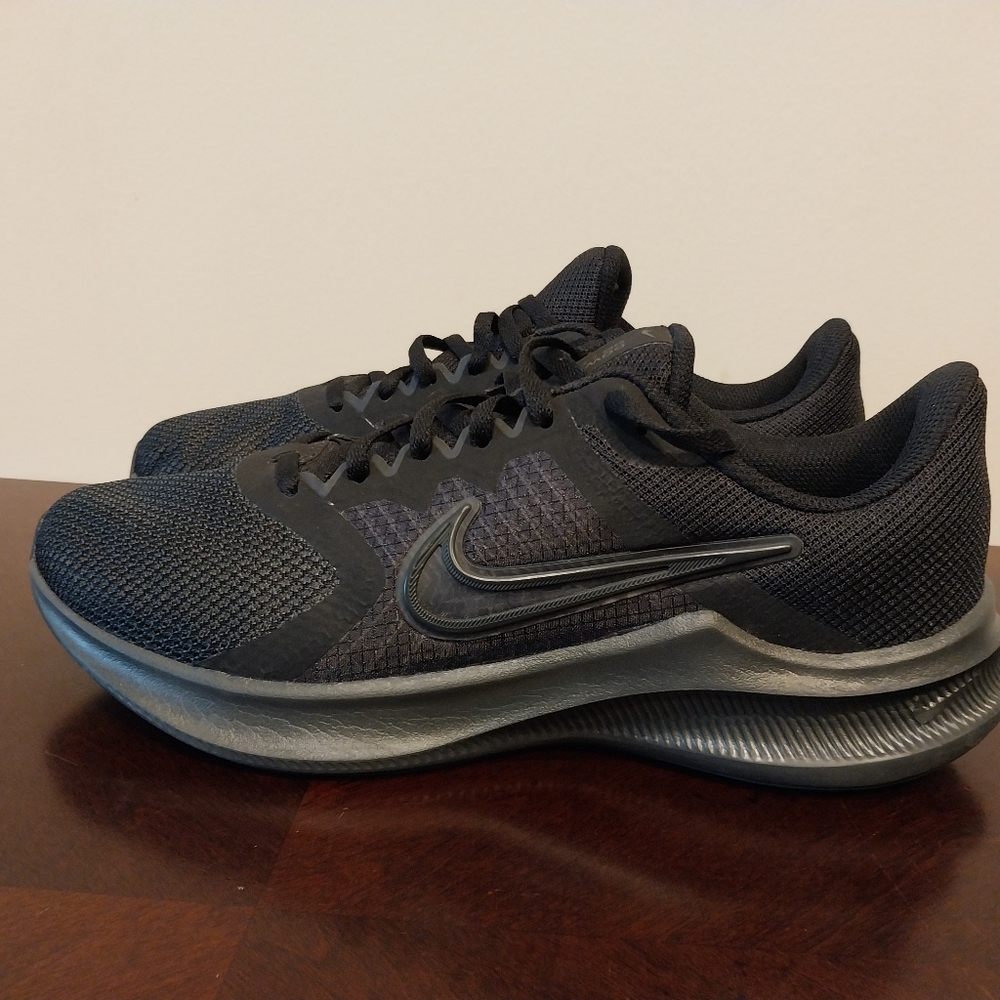 Nike Womens Downshifter Black Sneakers, Size 10